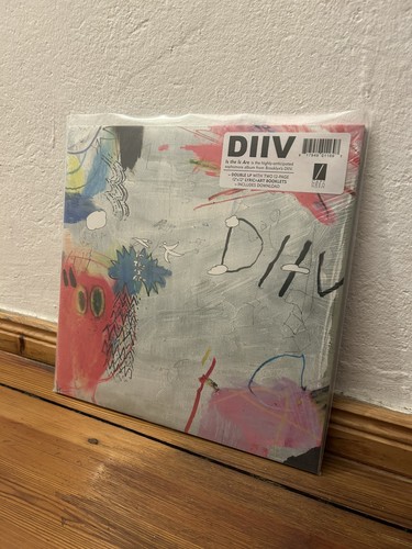 Diiv the are - the, are“